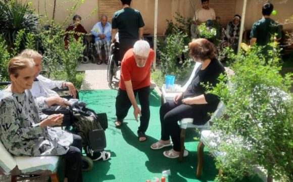 مرکز نگهداری سالمندان سپیدار؛ خانه‌ای آرام برای والدین شما